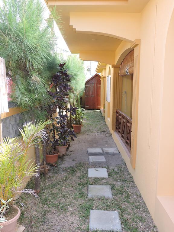 Villa Hibiscus Blue Bay Exteriör bild