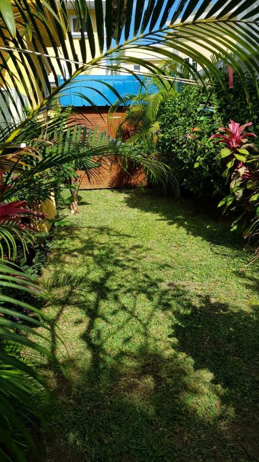 Villa Hibiscus Blue Bay Exteriör bild